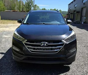 Photo - Hyundai Tucson Limited AWD 2017 Black