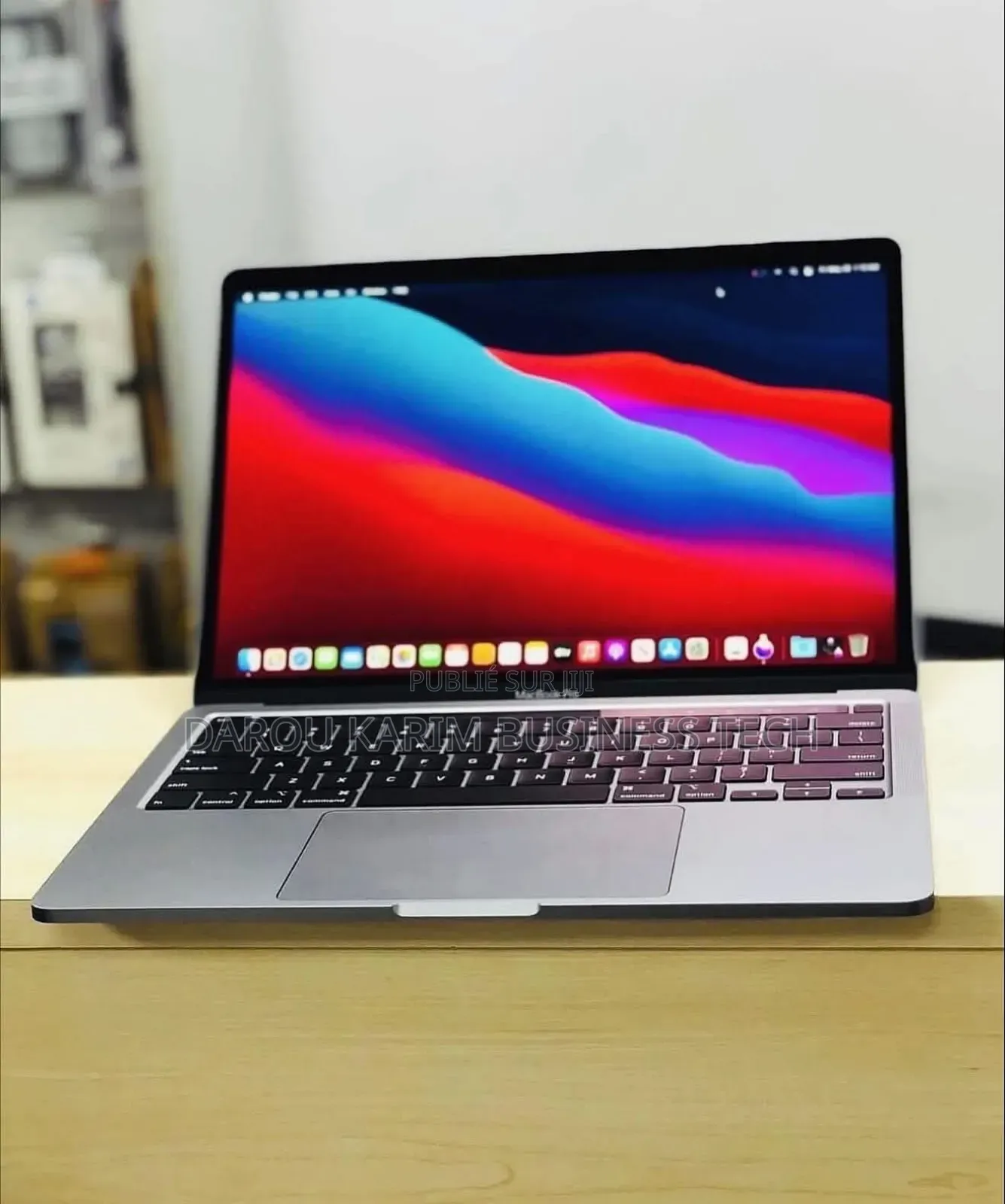 New Apple MacBook Pro 2020 16GB Intel Core I5 SSD 512GB
