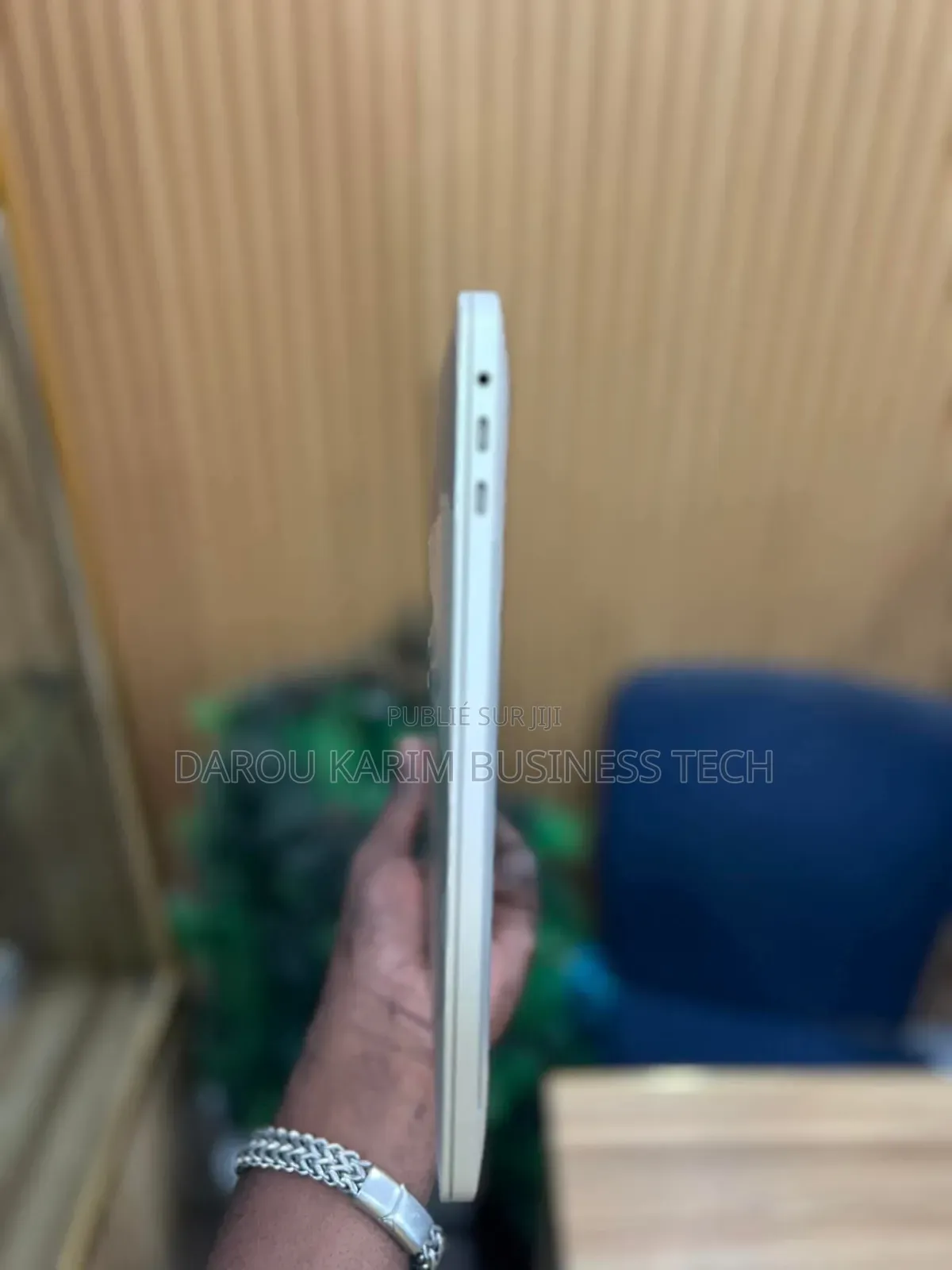 New Apple MacBook Pro 2019 16GB Intel Core I9 SSD 512GB