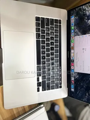 New Apple MacBook Pro 2019 16GB Intel Core I9 SSD 512GB