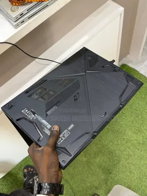 New Ordinateur Portable MSI 16GB Intel Core I5 SSD 512GB