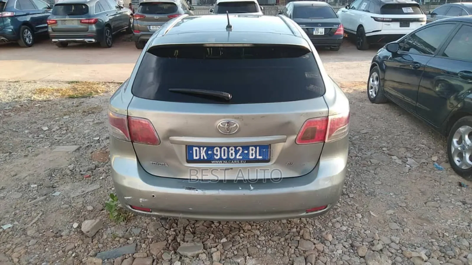 Toyota Avensis 2011 Gris