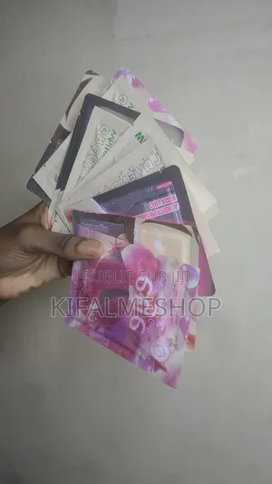 Photo - Lot 13 Masques Anti Cerne Et 8 Lèvre