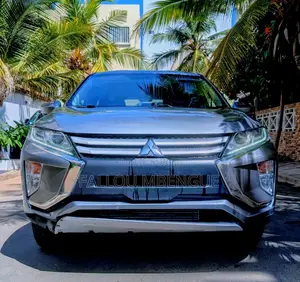 Photo - Mitsubishi Eclipse Cross 2020 Gris
