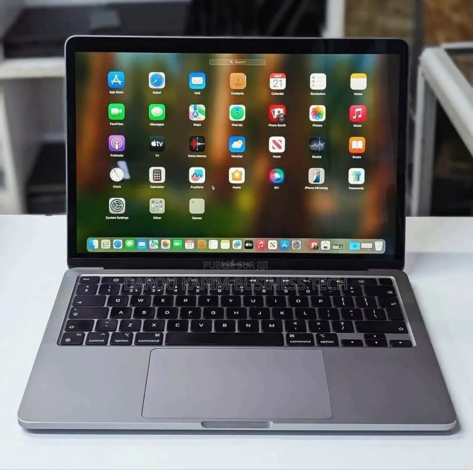 New Apple MacBook Pro 2020 32GB Intel Core I7 SSD 512GB