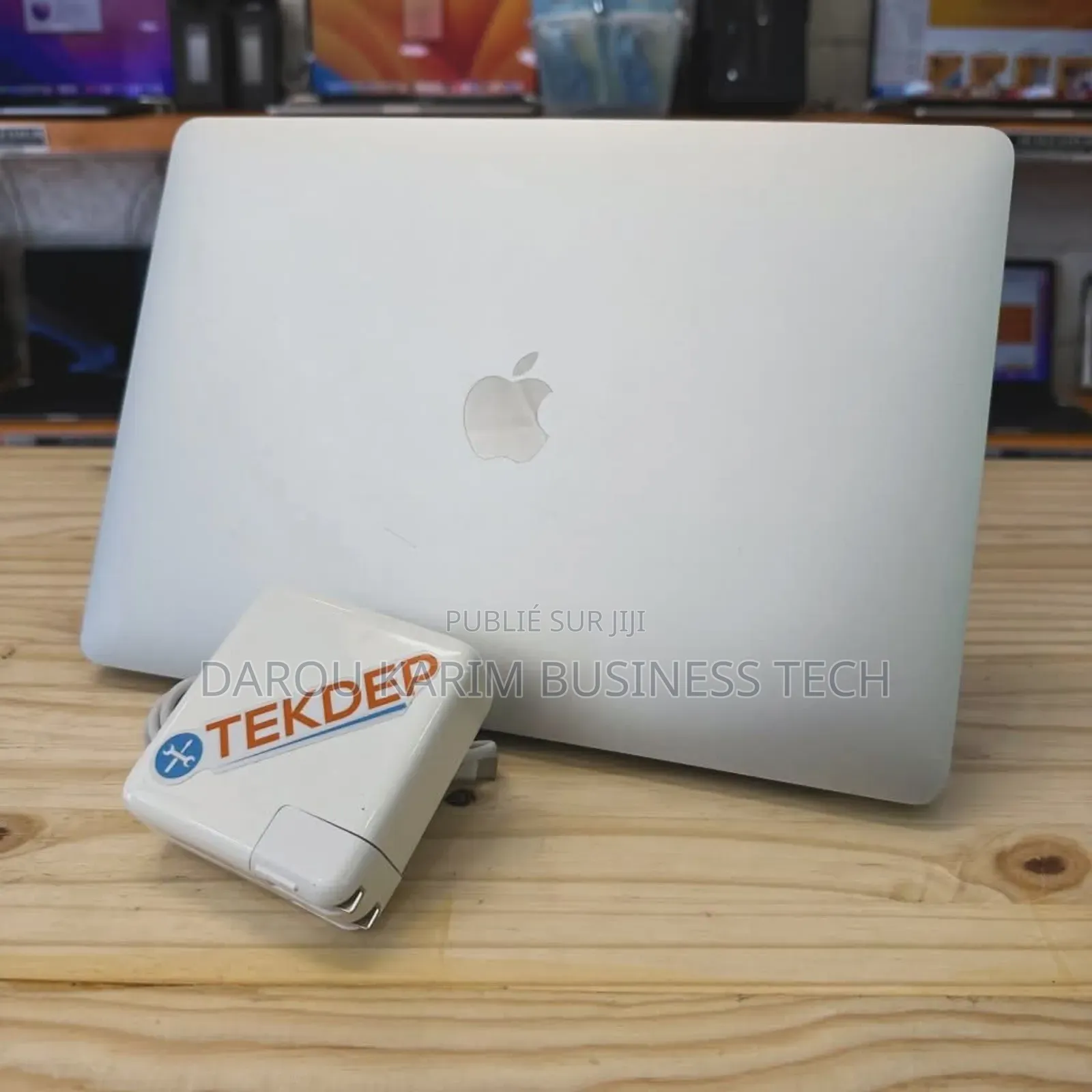 New Apple MacBook Pro 2020 16GB Intel Core I5 SSD 256GB