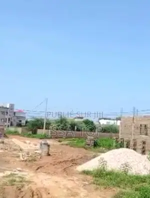 Terrain Tf De 400 M2 a Ndayane