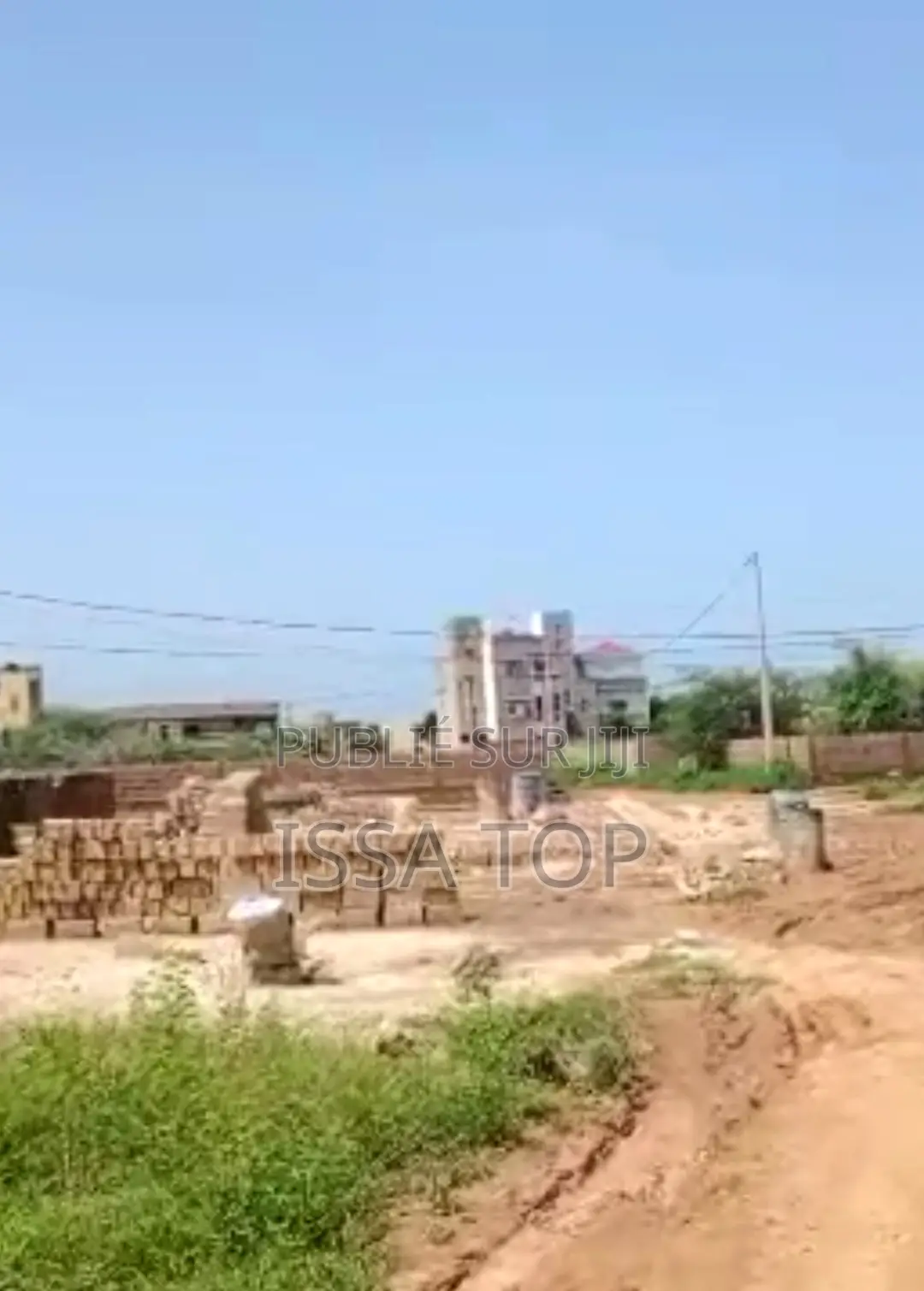 Terrain Tf De 400 M2 a Ndayane