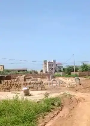 Terrain Tf De 400 M2 a Ndayane