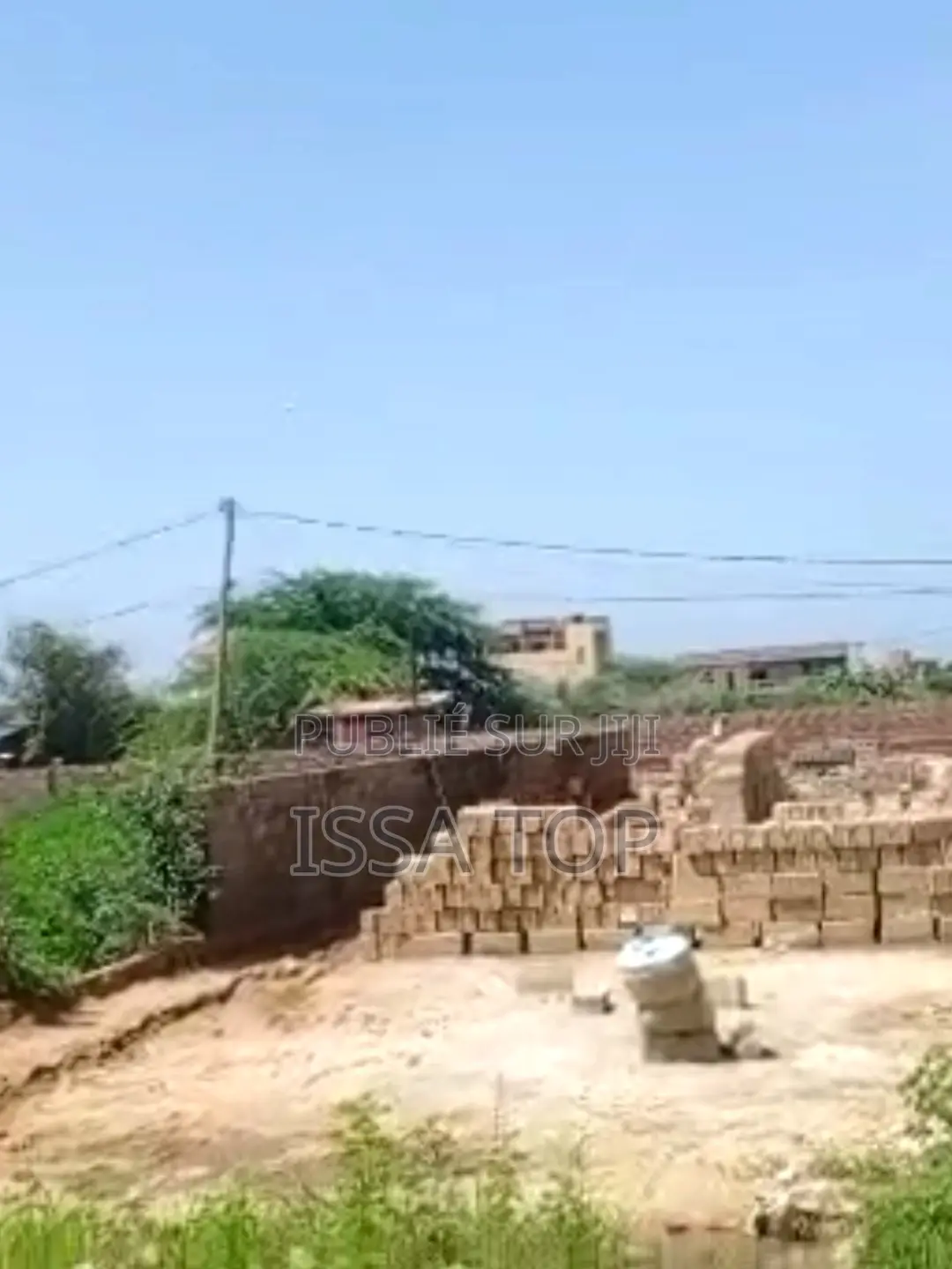 Terrain Tf De 400 M2 a Ndayane