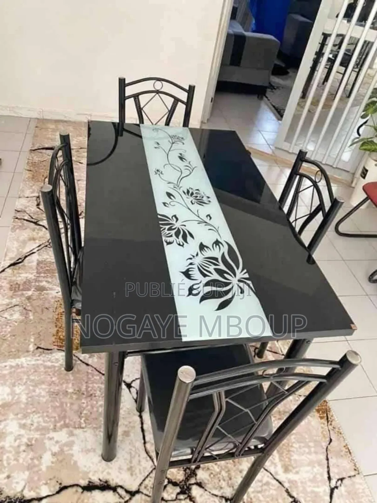 Table De Salle À Manger