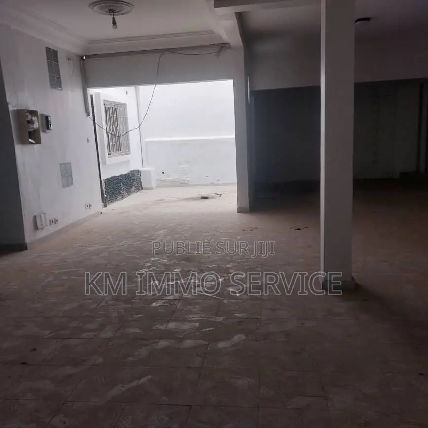 8chbre Maison de ville / Terrasse dans Sacré-Coeur 3, Région de Dakar