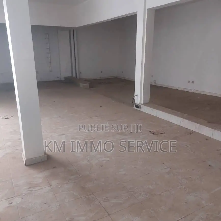 8chbre Maison de ville / Terrasse dans Sacré-Coeur 3, Région de Dakar