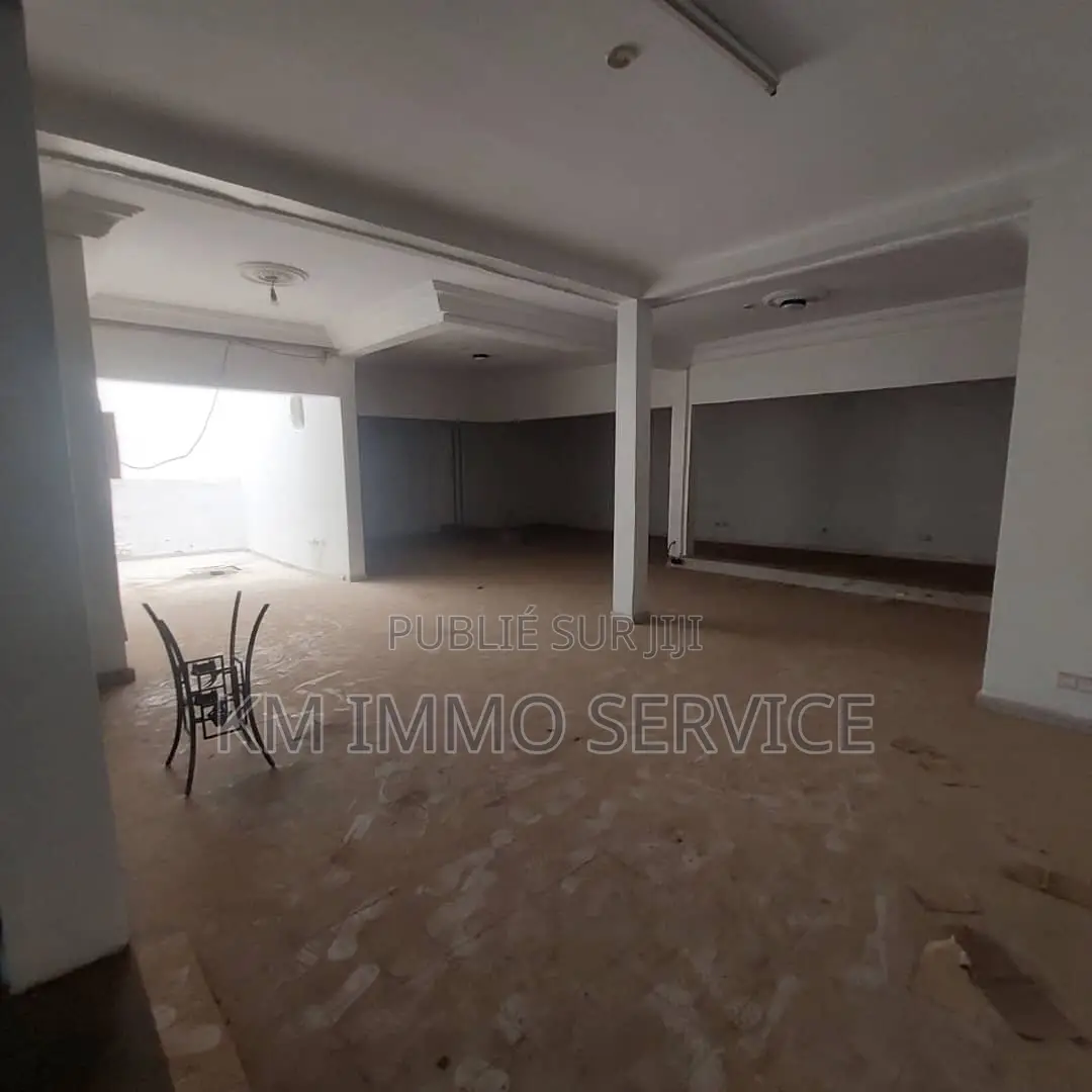 8chbre Maison de ville / Terrasse dans Sacré-Coeur 3, Région de Dakar