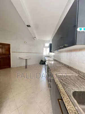 1chbre Villa dans Villa, Ngor à Louer