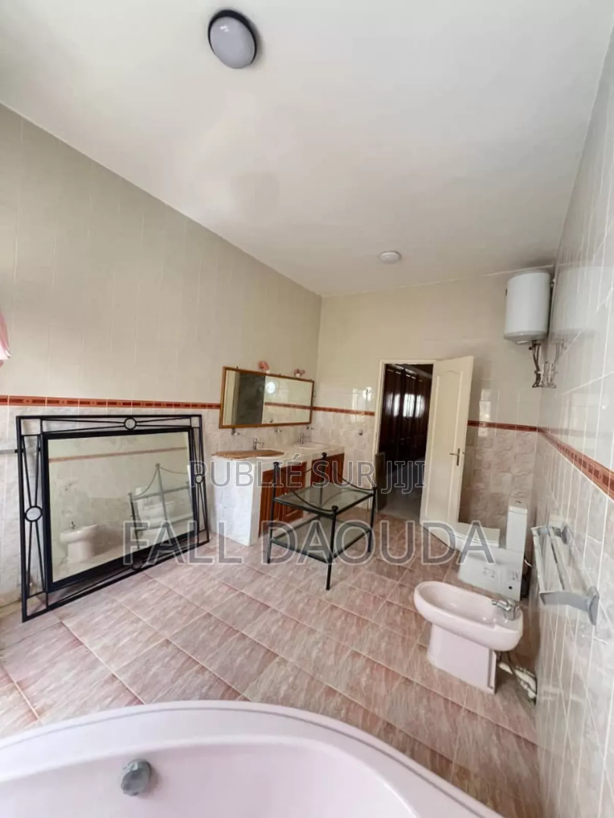 1chbre Villa dans Villa, Ngor à Louer