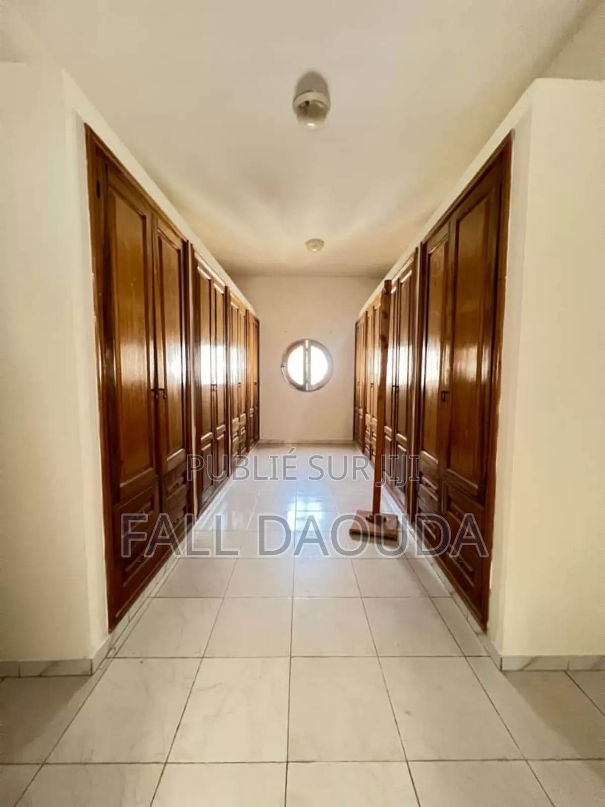 1chbre Villa dans Villa, Ngor à Louer