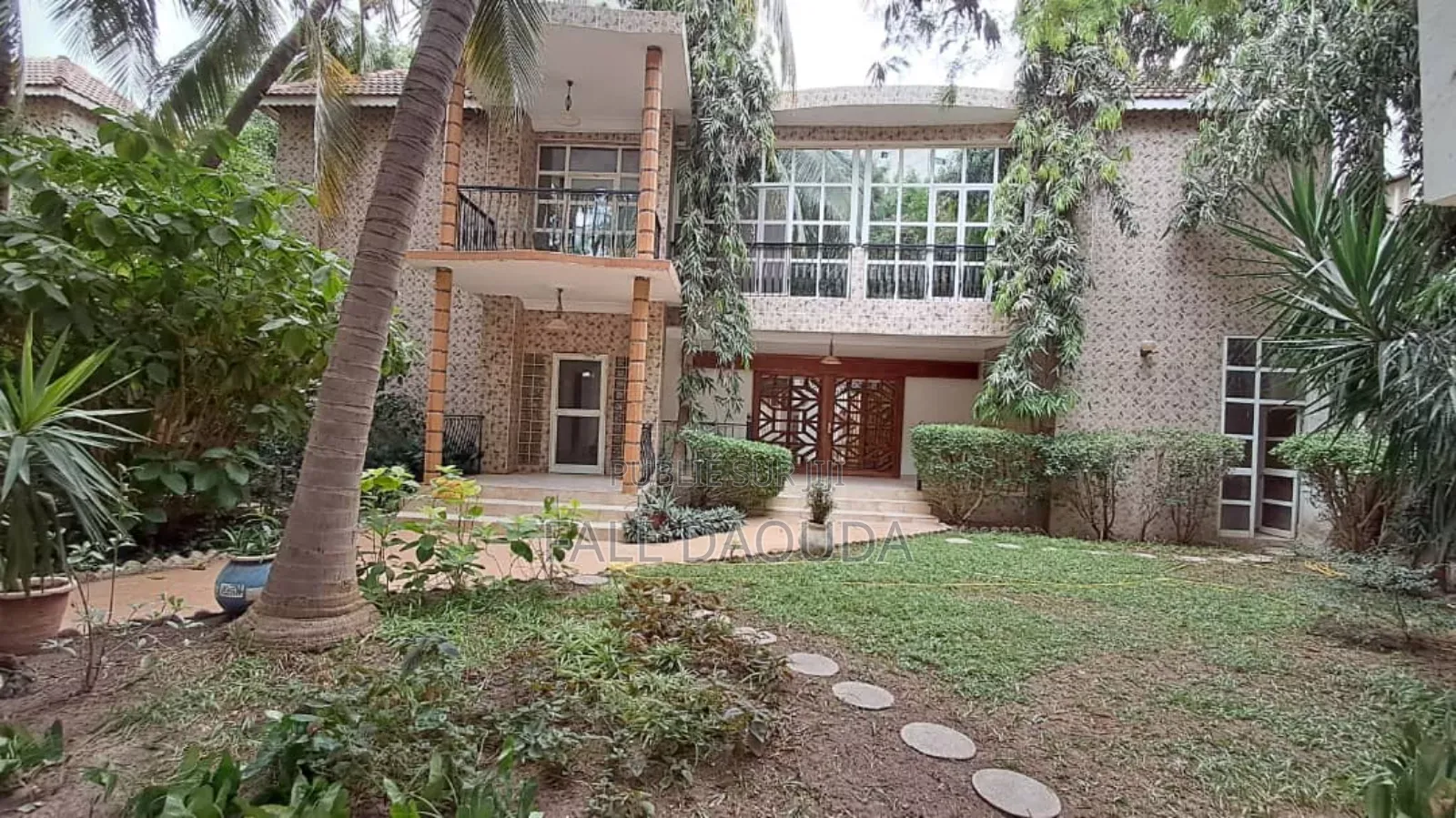 1chbre Villa dans Villa, Fann-Point E-Amitié à Louer