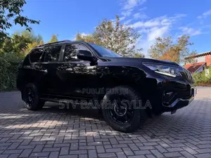 Toyota Land Cruiser Prado 2.7 2022 Black