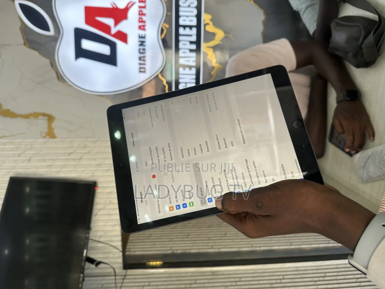 New Apple iPad Air (2022) 32 GB Argenté