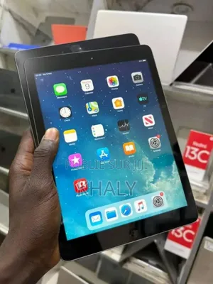 Photo - New Apple iPad 2 Wi-Fi + 3G 64 GB Blanc