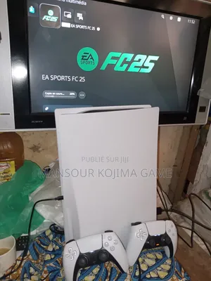 Playstation 5 + 2 Manete