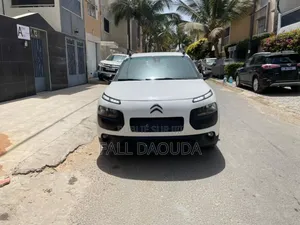 Photo - Citroen C4 2016 Blanc