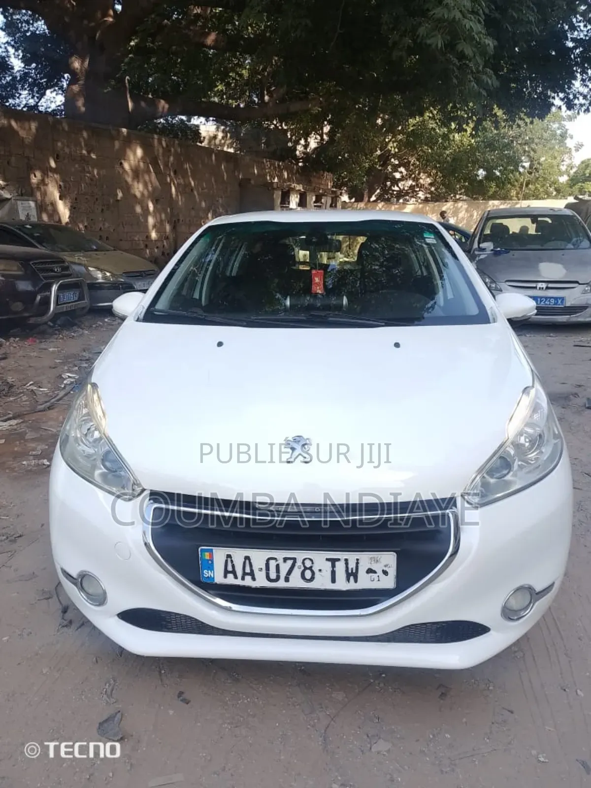 Peugeot 208 2012 Blanc cassé