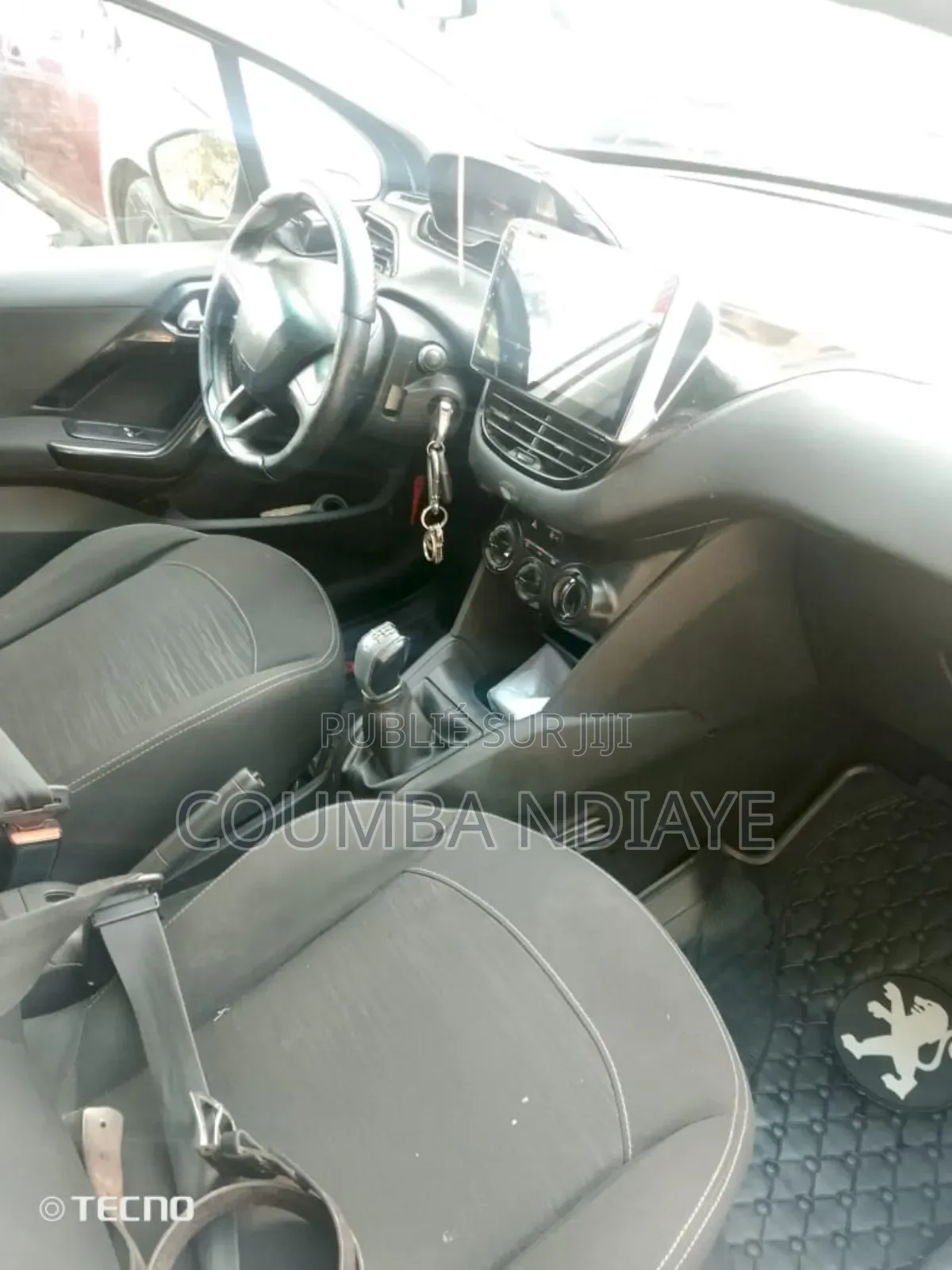 Peugeot 208 2012 Blanc cassé