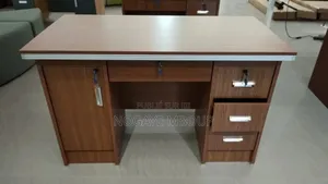 Photo - Table De Bureau