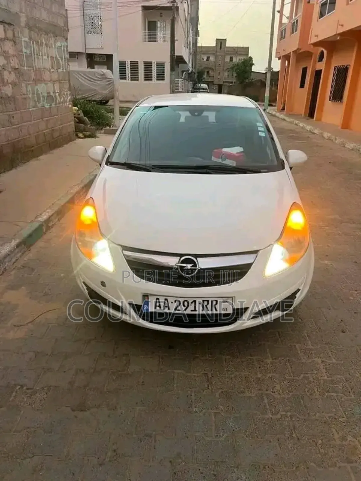Opel Corsa 1.4 Enjoy Flex-Fix 2010 Blanc cassé