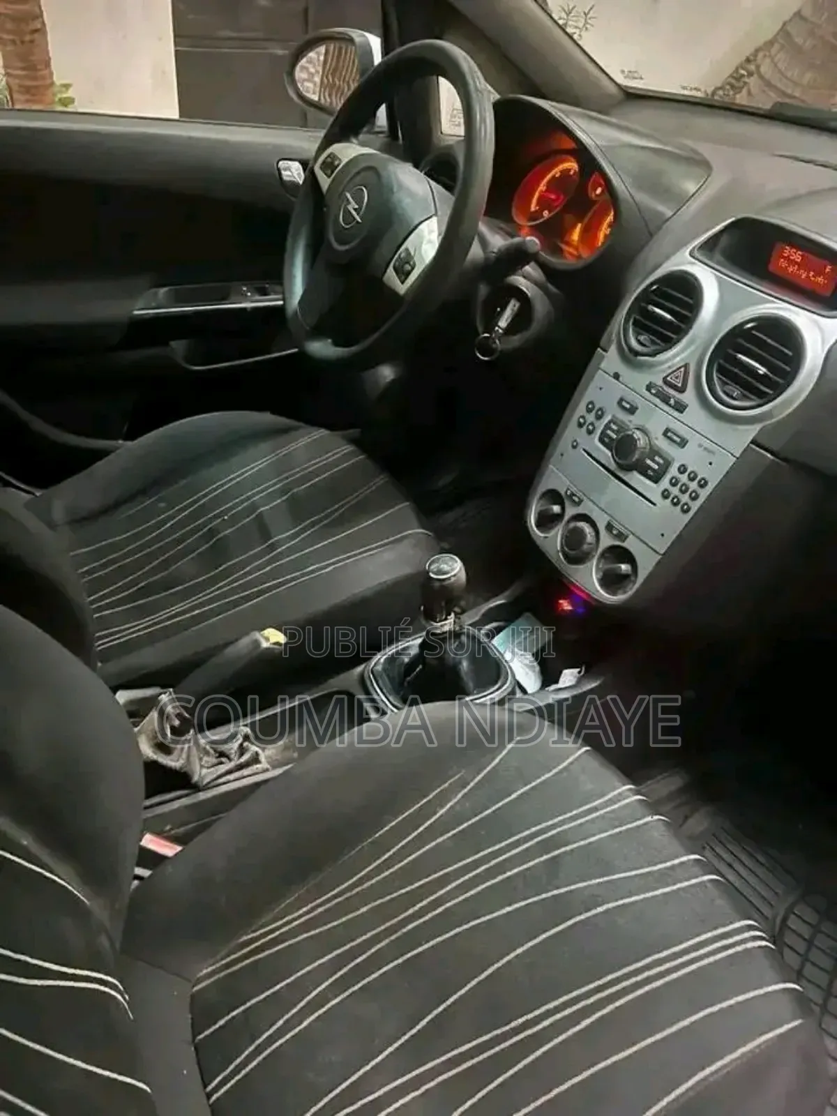 Opel Corsa 1.4 Enjoy Flex-Fix 2010 Blanc cassé