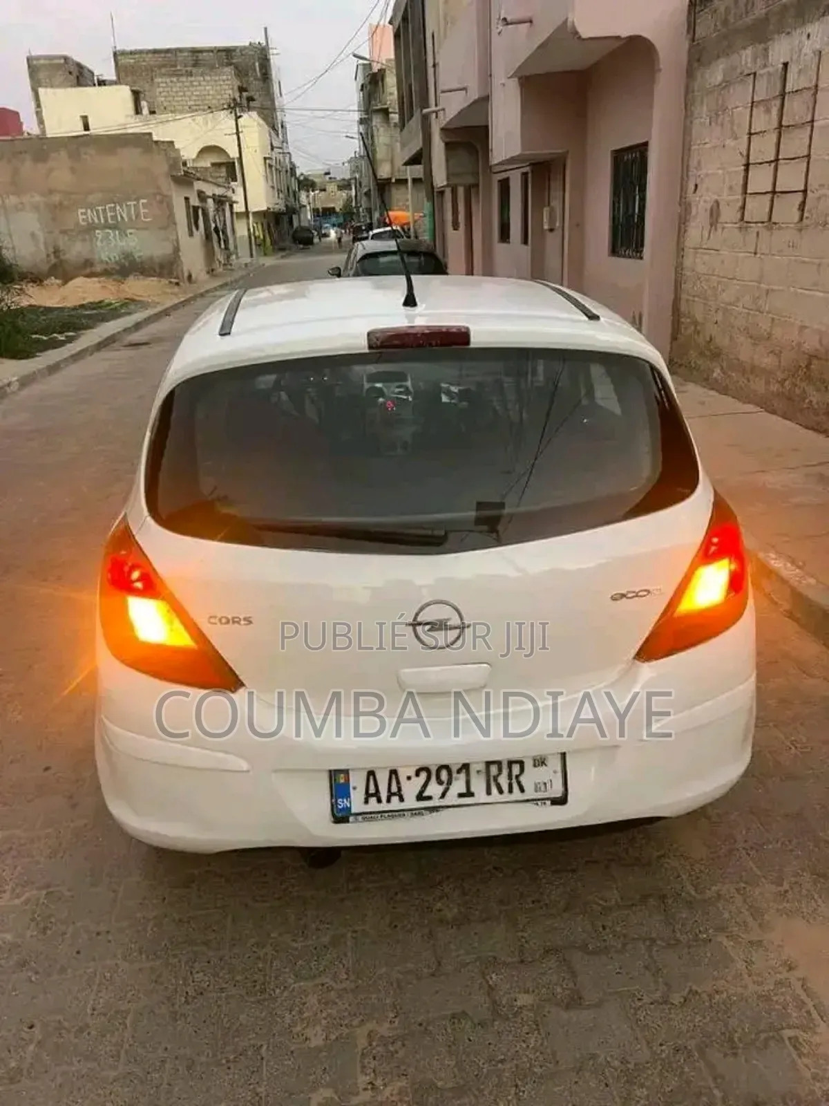 Opel Corsa 1.4 Enjoy Flex-Fix 2010 Blanc cassé