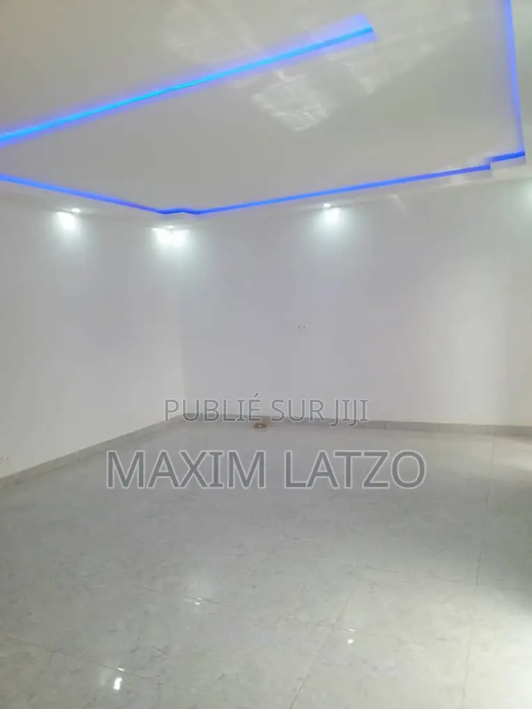 3chbre Appartement dans Ngor à Louer