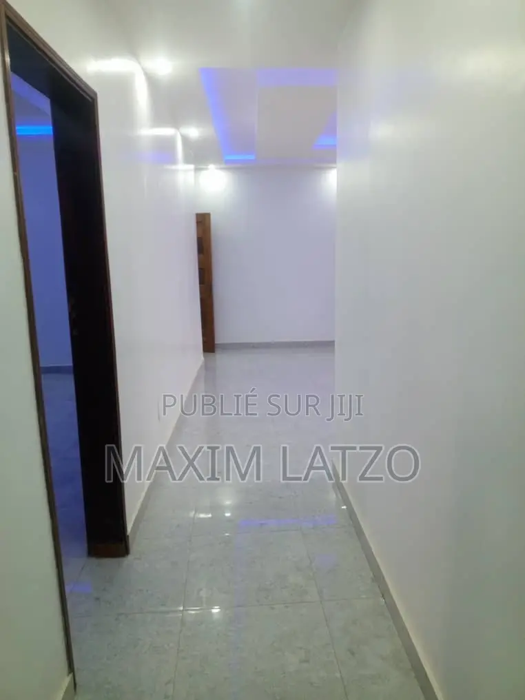 3chbre Appartement dans Ngor à Louer