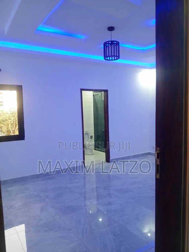 3chbre Appartement dans Ngor à Louer