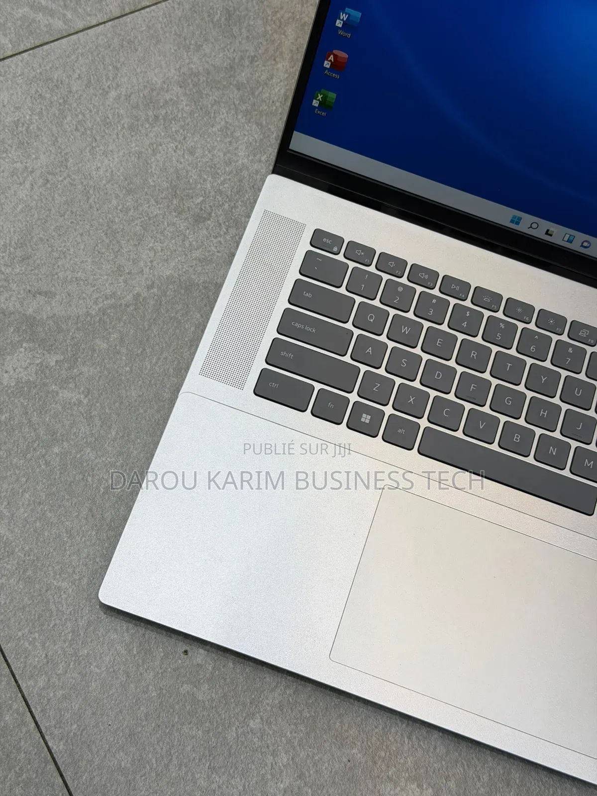 New Dell Inspiron 16 5620 16GB AMD Ryzen 5 SSD 512GB