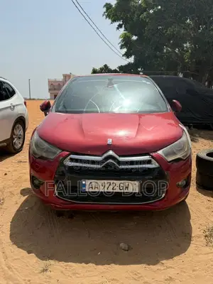 Photo - Citroen DS 4 2013 Rouge