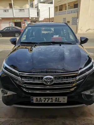 Location De Voiture Haut De Gamme Avec Chauffeur Professionnel