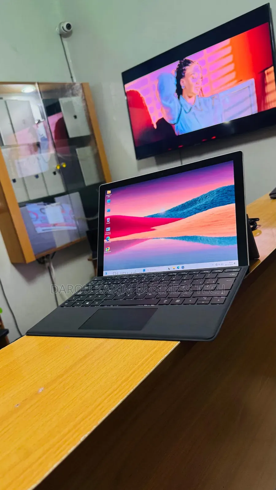 New Microsoft Surface Pro 7+ 8GB Intel Core I5 SSD 256GB