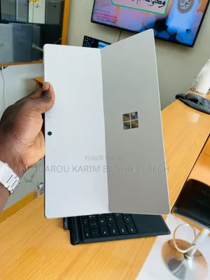 New Microsoft Surface Pro 7+ 8GB Intel Core I5 SSD 256GB