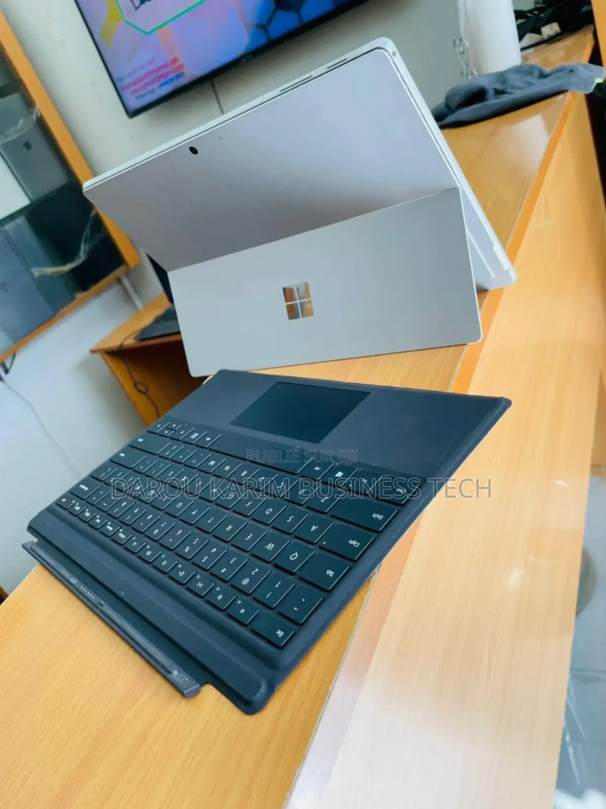 New Microsoft Surface Pro 7+ 8GB Intel Core I5 SSD 256GB