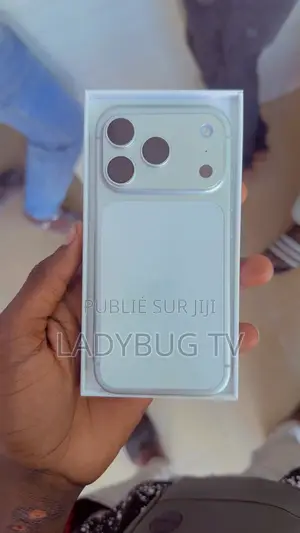 Photo - New Apple iPhone 17 Pro Max 256 GB Blanc