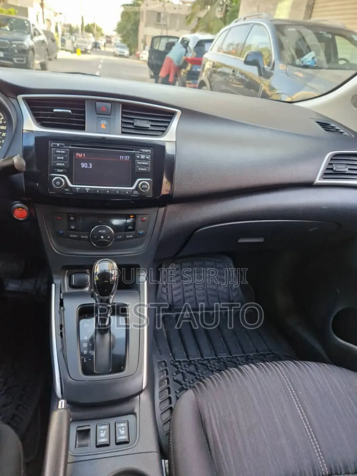 Nissan Sentra 2018 Noir