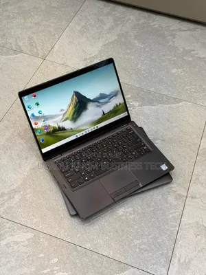 Photo - New Ordinateur Portable Dell Latitude 5300 16GB Intel Core I7 SSD 512GB