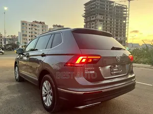 Volkswagen Tiguan 2018 Gris