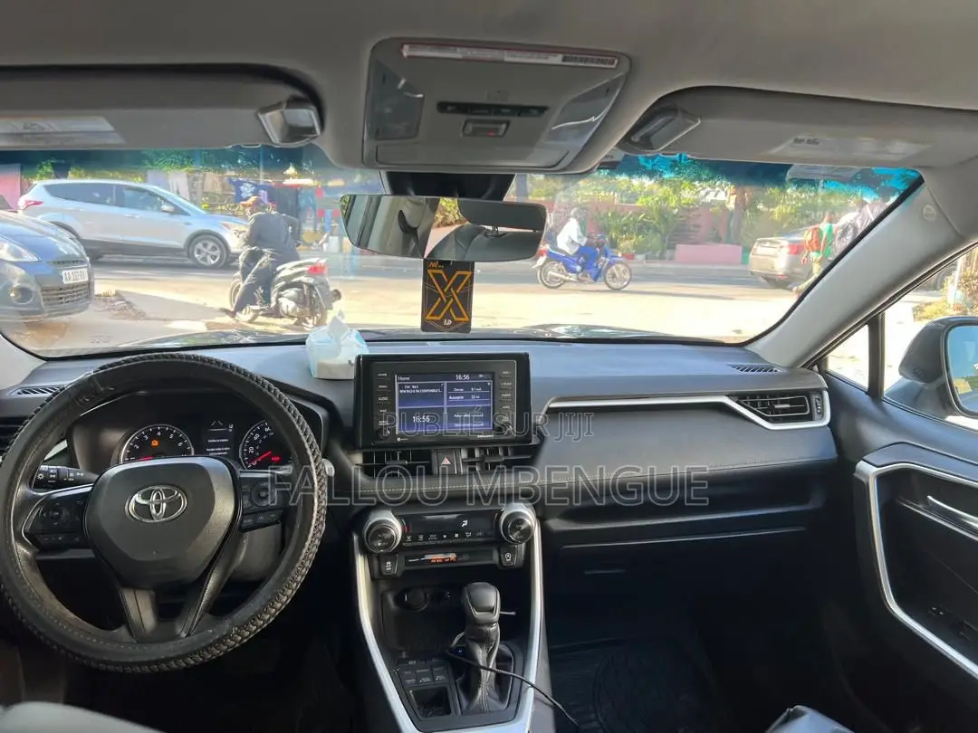Toyota RAV4 2021 Gris