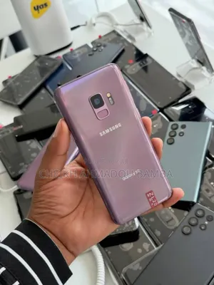 Photo - New Samsung Galaxy S9 64 GB Rouge