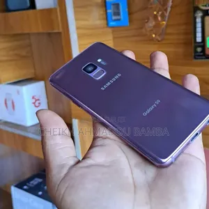 Photo - New Samsung Galaxy S9 64 GB