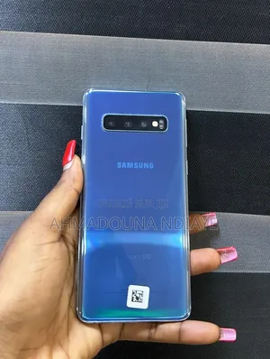 Photo - New Samsung Galaxy S10 128 GB Blue